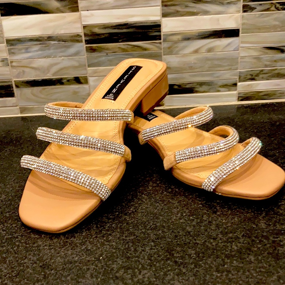 Steven Madden rhinestone slide size 7